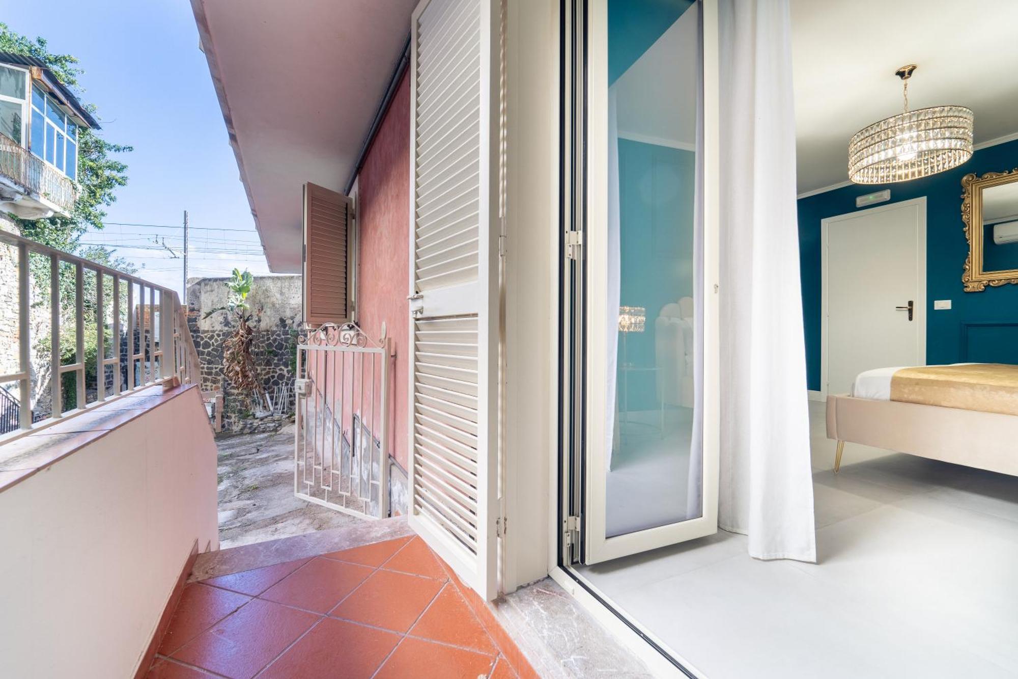 Johnny'S Suites Taormina Beach Bay Exterior foto